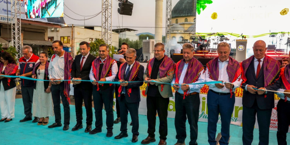 Nazilli Ticaret Odası’nın tanıtım aracı Buharkent Taze İncir Festivali’nde ilgi gördü..