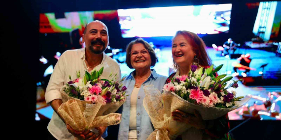 Didim’de Halk Konseri’nde binlerce kişi aynı ezgide buluştu..