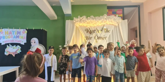 Söke’de minik öğrencilerin hatim sevinci..