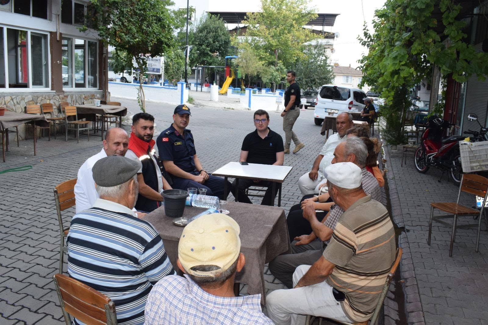 KAYMAKAM SÖZEN, YANGIN MAĞDURU AİLELERİ YALNIZ BIRAKMADI