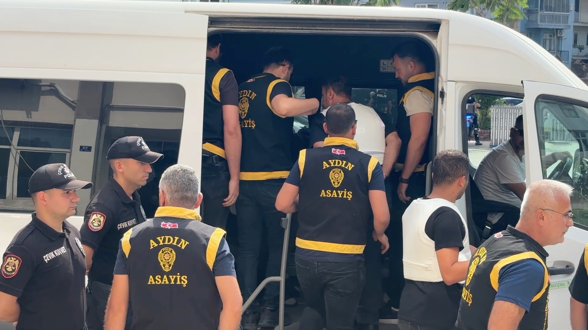 AYDIN'DAKİ TELEFONCU CİNAYETİNDE 4 ŞÜPHELİ TUTUKLANDI