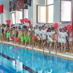 İKİ AYDA 200 ÖĞRENCİ YÜZME ÖĞRENDİ