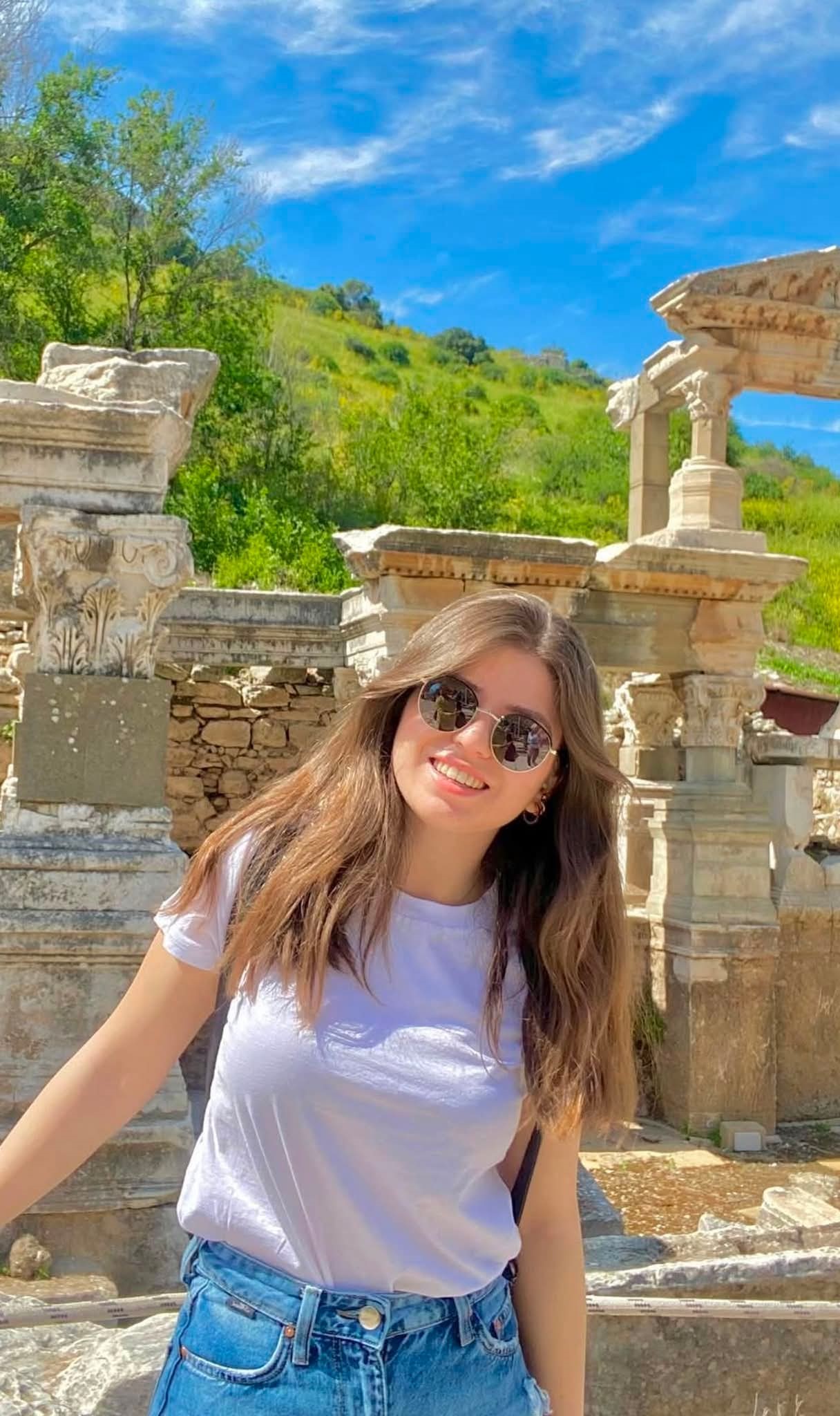 GENÇ YAŞTA YAKALANDIĞI HASTALIĞA YENİK DÜŞTÜ
