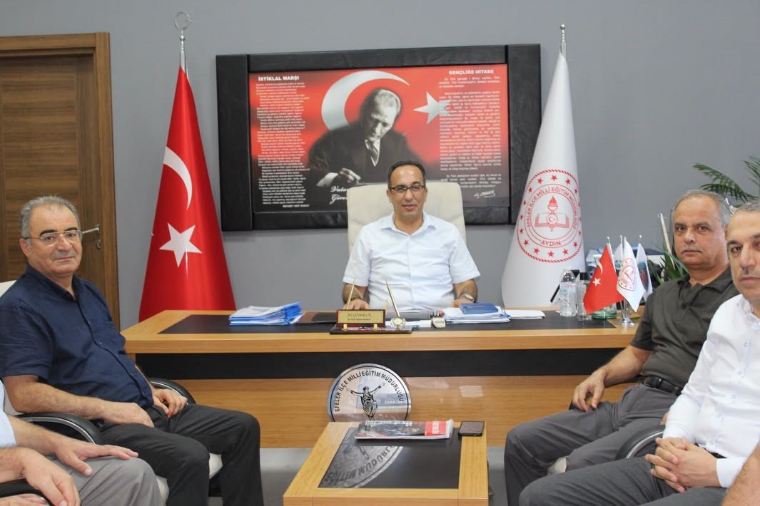 EFELER'DE YENİ EĞİTİM YILINDA YAPILACAKLAR GÖRÜŞÜLDÜ