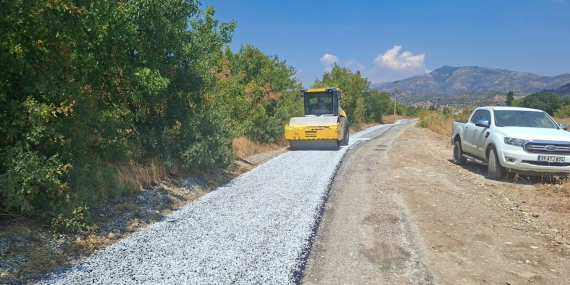 Efeler’den üreticilere yol desteği..