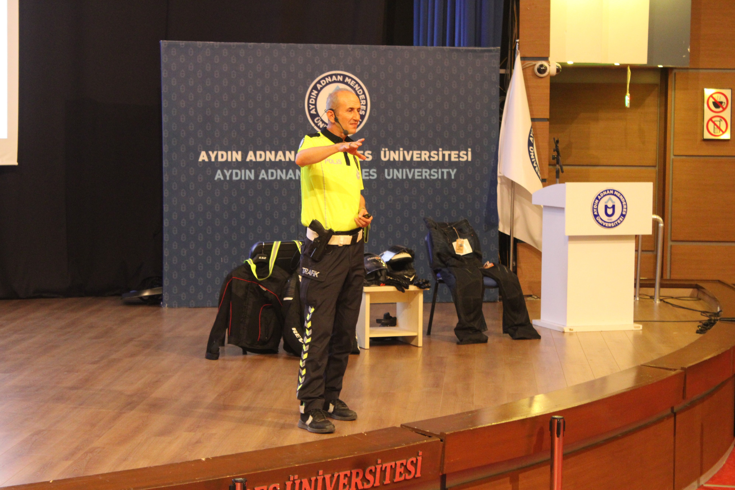 AYDIN'DA 200 MOTOSİKLET SÜRÜCÜSÜNE "GÜVENLİ SÜRÜŞ" EĞİTİMİ