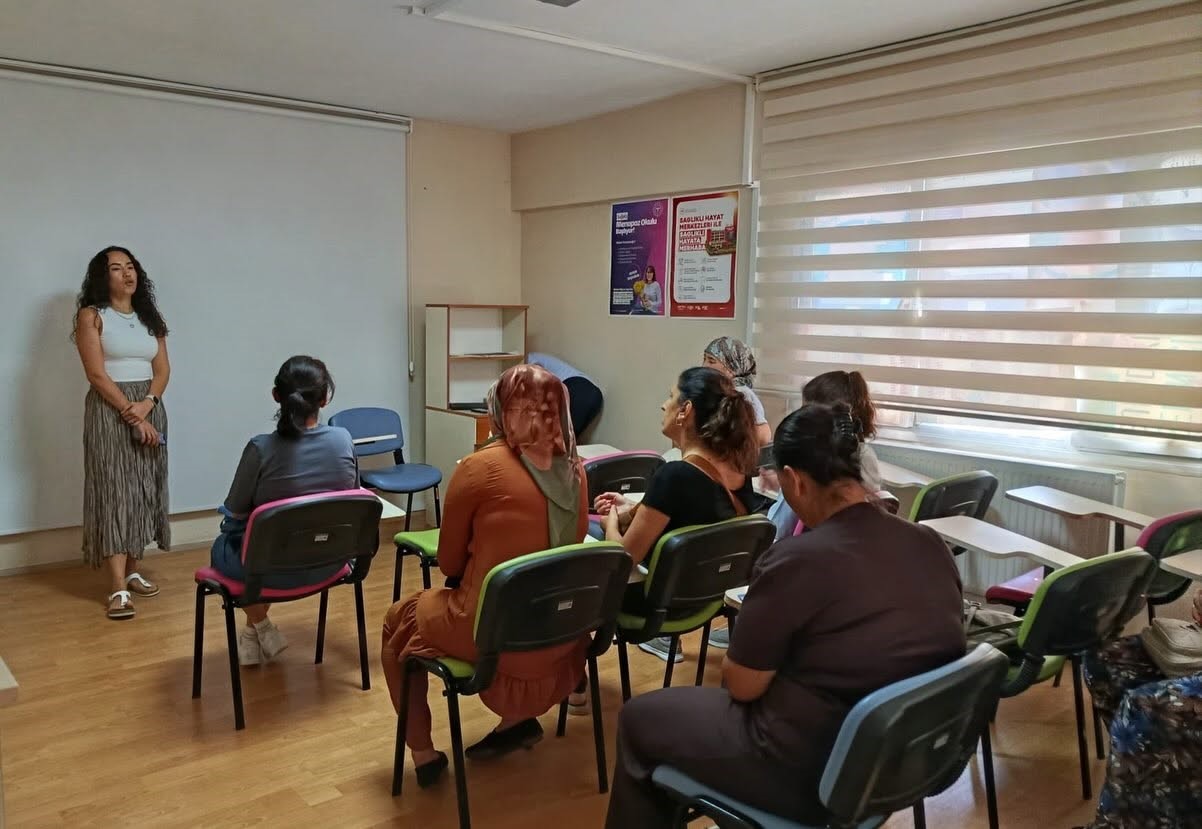 KADINLARA 'SAĞLIKLI MENOPOZ' EĞİTİMİ VERİLDİ
