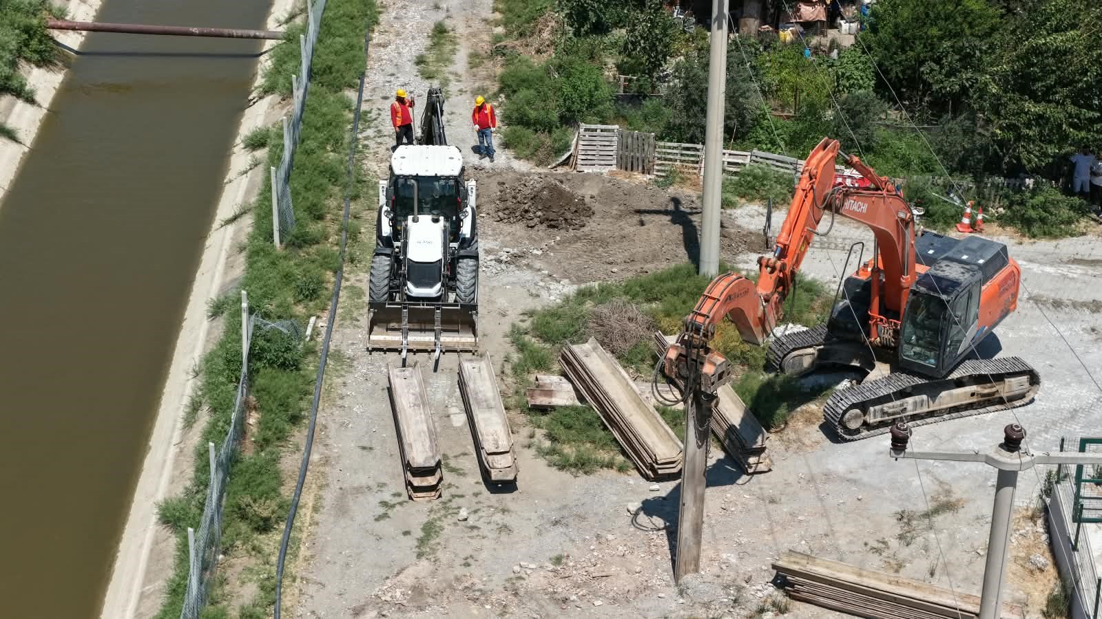 SÖKE'DE KANALİZASYON ÇALIŞMASI DEVAM EDİYOR