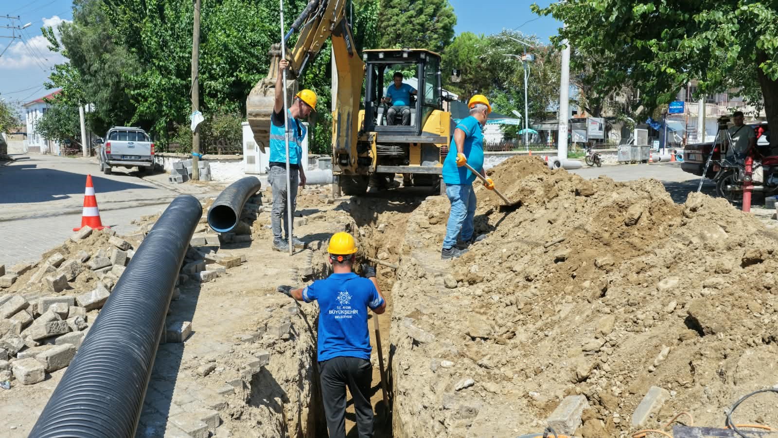 AYDIN BÜYÜKŞEHİR'DEN İNCİRLİOVA'DA ALTYAPI YATIRIMI
