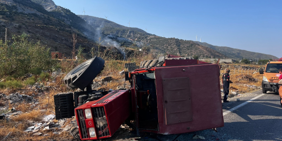 Kontrolden çıkan traktör devrildi: 1 yaralı..