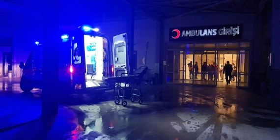 Minibüs tarlaya uçtu: 1 ölü, 2 yaralı..