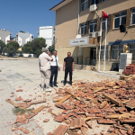SÖKE'DE OKULUN ÇATISI YENİLENİYOR