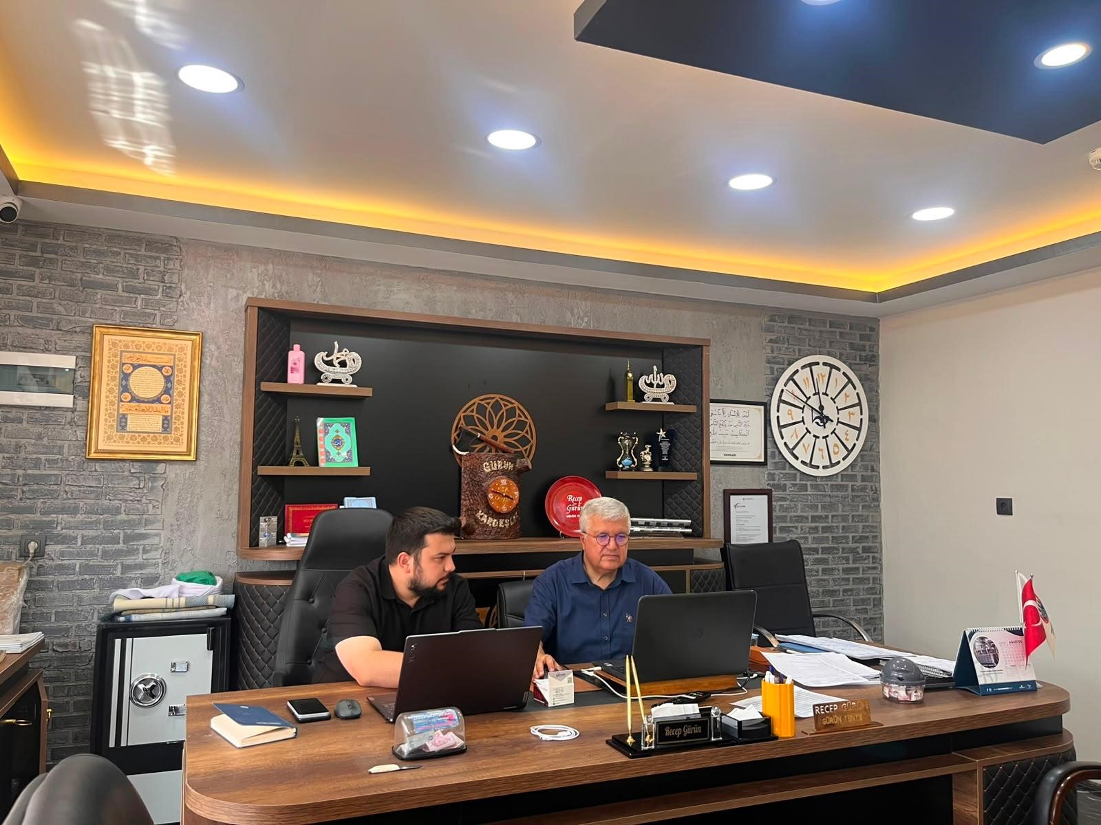 AYSO'DAN ÜYELERİNE YERİNDE DIŞ TİCARET EĞİTİMİ