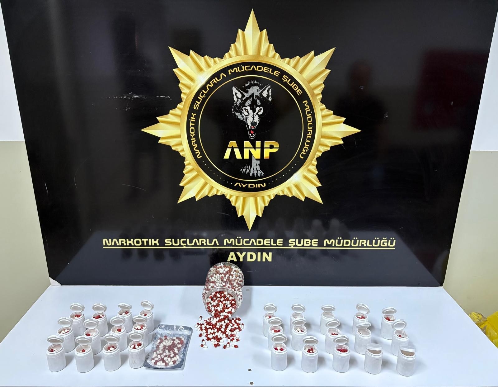 AYDIN'DA UYUŞTURUCU OPERASYONU: 2 BİN 456 SENTETİK ECZA ELE GEÇİRİLDİ