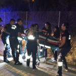 DEVRİLEN ARAÇTA SIKIŞAN SÜRÜCÜ EKİPLERİN MÜDAHALESİYLE KURTARILDI