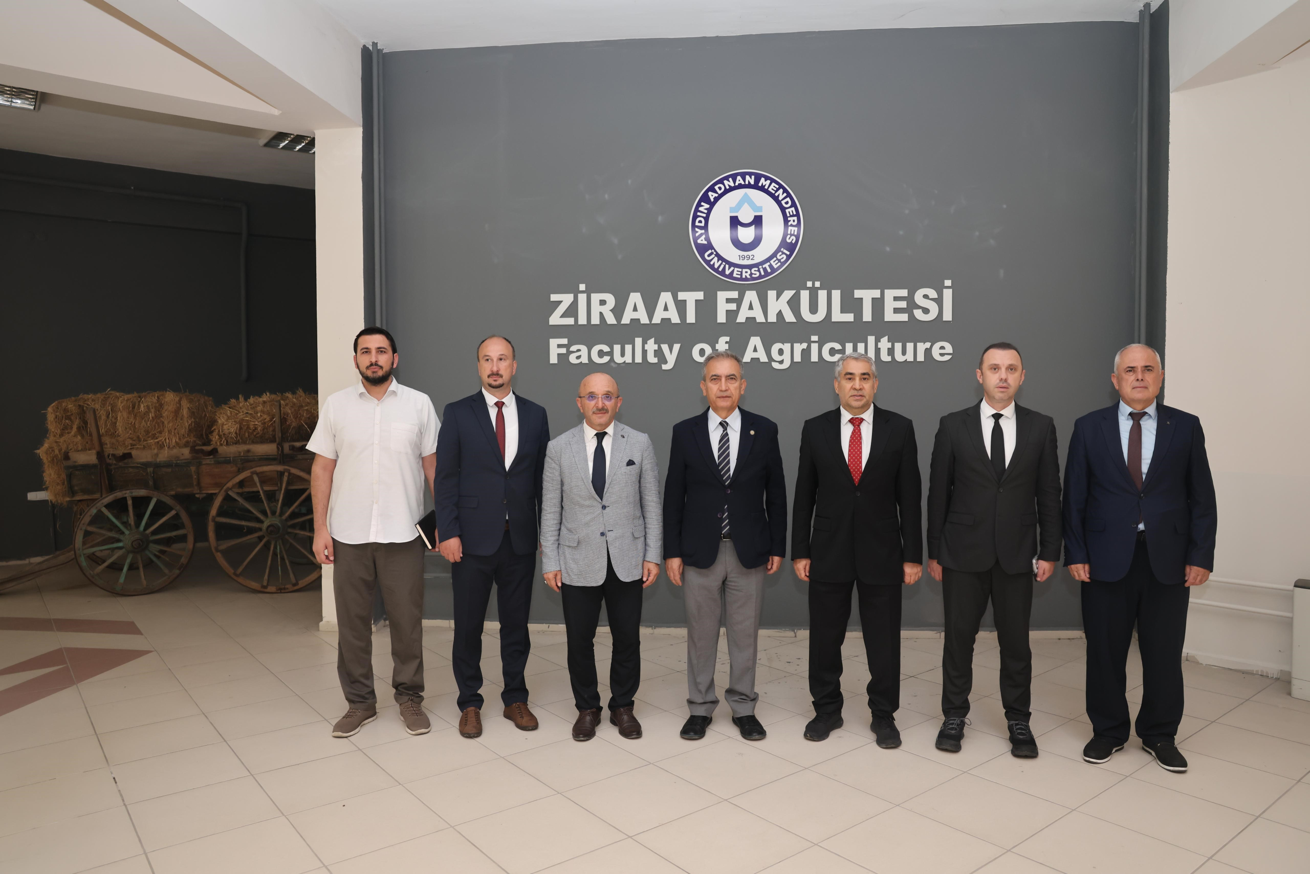 ADÜ REKTÖRÜ KENT, ZİRAAT FAKÜLTESİ'NDE İNCELEMELERDE BULUNDU