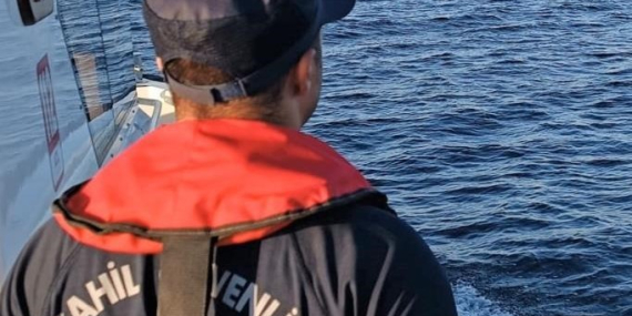 Açıldığı denizden geri dönemeyen şahsı Sahil Güvenlik kurtardı..