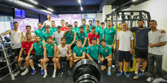 İncirliova Belediyespor güne salon çalışmasıyla başladı..
