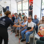 BAŞKAN ÇERÇİOĞLU'NDAN GÖRME ENGELLİ VATANDAŞLARA BEYAZ BASTON DESTEĞİ