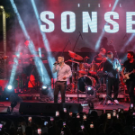 SEVİLEN SANATÇI SONSES, MİMAR SİNAN PARKI'NDA AYDINLILARLA BULUŞTU
