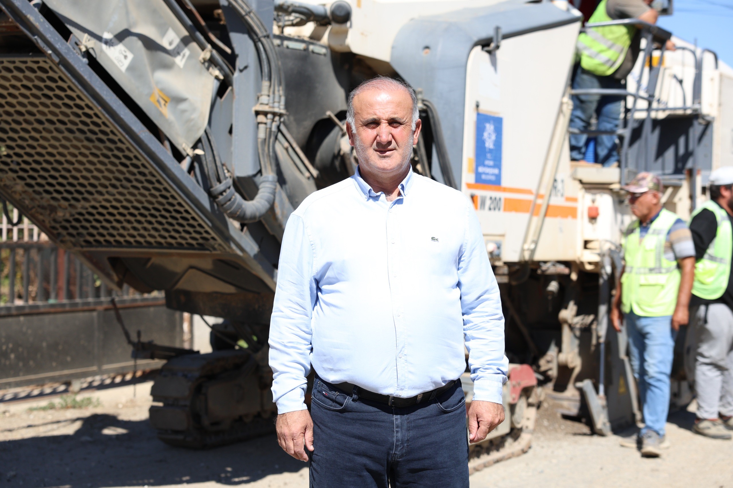 İNCİRLİOVA'DA KARABAĞ YOLU YENİLENİYOR