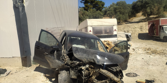 Kuşadası’nda trafik kazası: 2 yaralı..