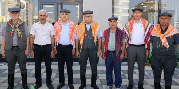 Savaş, Aydın Yörük Efe Kültür Derneği ile bir araya geldi..
