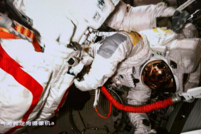 album-cin-in-shenzhou-23-astronotlari-ilk-ara-3-20185447_amp