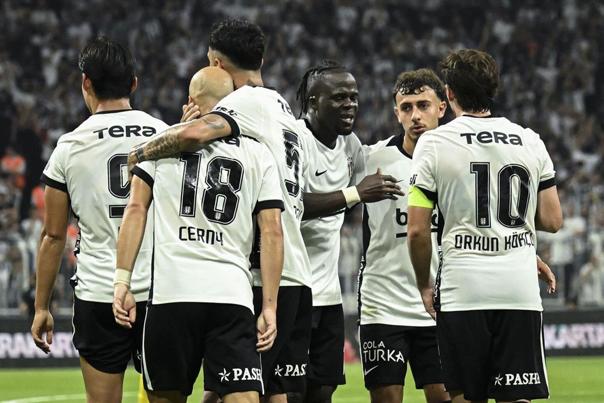 besiktas-hradec-kraloveyi-eleyerek-uefa-avrupa-20143334_4268_amp
