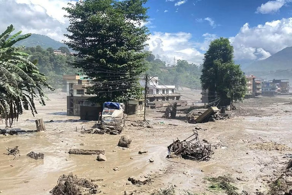 nepal-deki-sel-felaketinde-can-kaybi-270-e-20181319_amp