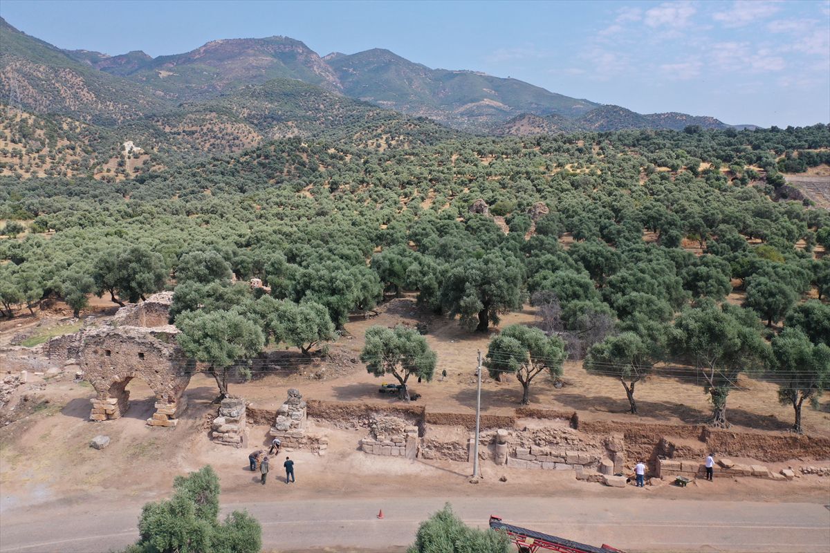 nysa-da-kente-girmeden-once-temizlenilen-hama-5-20137868_amp