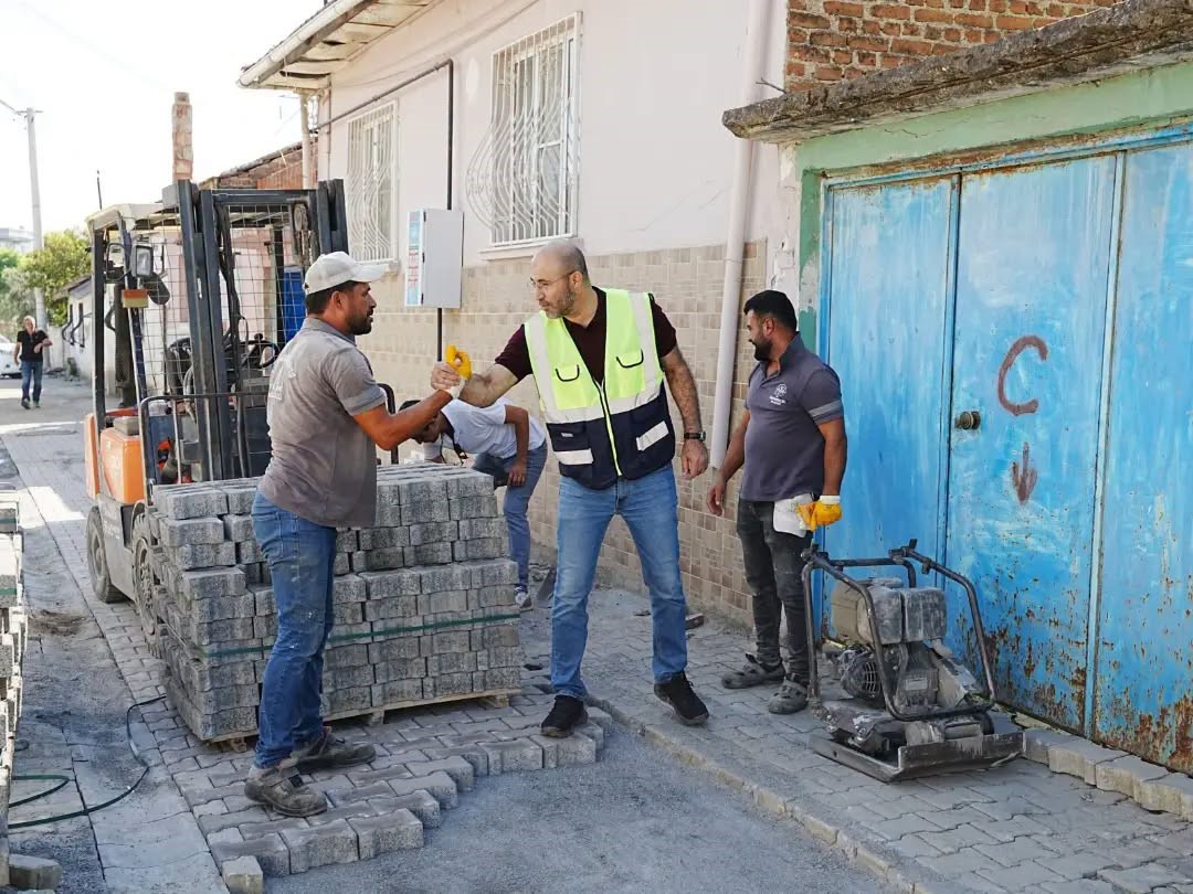 BAŞKAN ZENCİRCİ, GERMENCİK'TE YOL ÇALIŞMALARINI İNCELEDİ