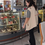 SÖKE'DE OKUL ÇEVRELERİNDEKİ GIDA İŞLETMELERİ MERCEK ALTINDA