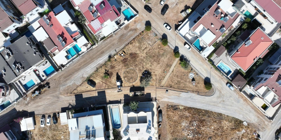 Didim’de ulaşımı rahatlatacak yol çalışması Efeler Mahallesi’nde başladı..
