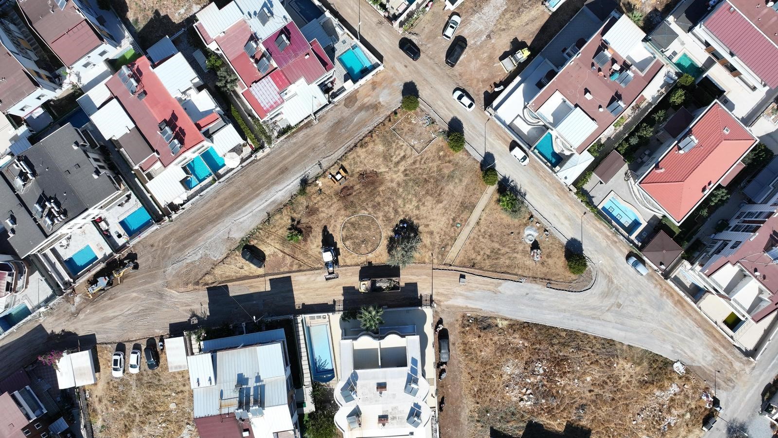 DİDİM'DE ULAŞIMI RAHATLATACAK YOL ÇALIŞMASI EFELER MAHALLESİ'NDE BAŞLADI