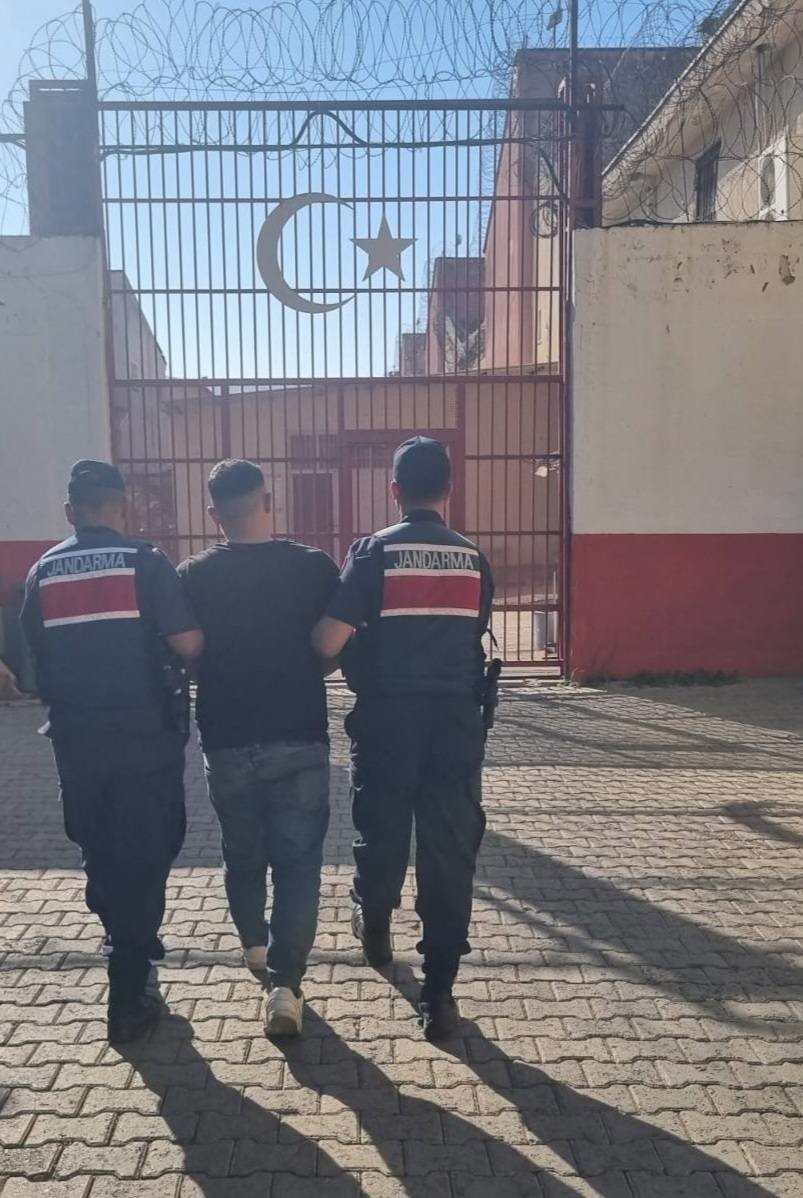 GERMENCİK'TE 13 YIL 11 AY KESİNLEŞMİŞ HAPİS CEZASI BULUNAN HÜKÜMLÜ YAKALANDI