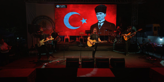 Kuyucak’ta kurtuluş coşkusu konserlerle taçlandı..