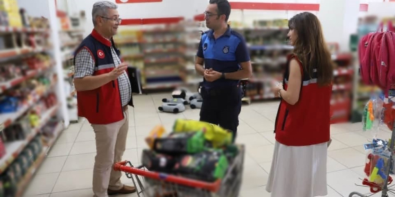 Nazilli’de marketlerde gıda denetimi gerçekleştirildi..