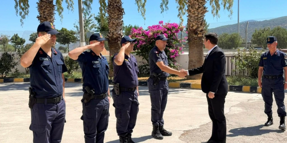 Buharkent Kaymakamı Haydaroğlu, İlçe Jandarma Komutanlığından brifing aldı..