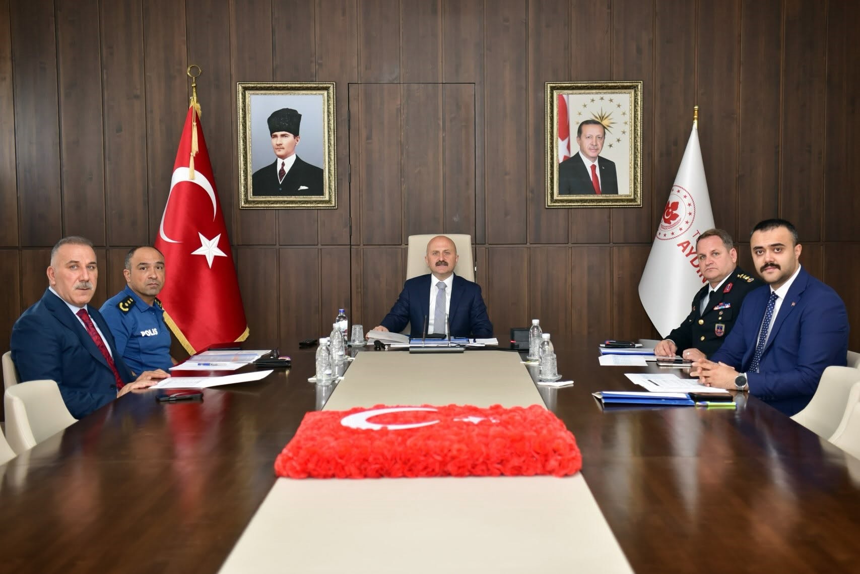 AYDIN'DA ÜNİVERSİTE VE YURTLARDA GÜVENLİK KONUSU GÖRÜŞÜLDÜ