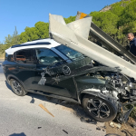 SÖKE'DE OTOMOBİL BARİYERE ÇARPTI: 1 YARALI