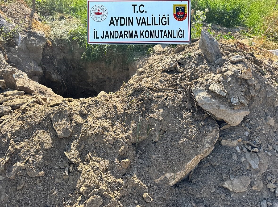SÖKE'DE İZİNSİZ KAZI YAPAN 5 ŞÜPHELİ SUÇÜSTÜ YAKALANDI
