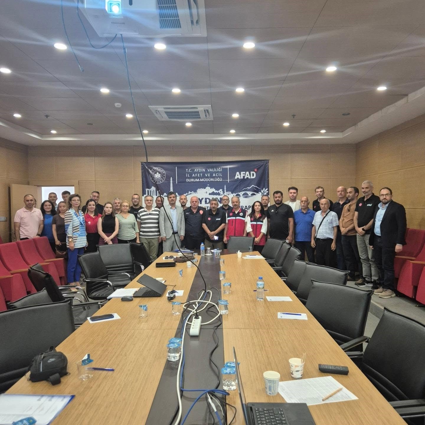 AYDIN'IN METEOROLOJİK AFET RİSKLERİ MASAYA YATIRILDI AFET RİSKLERİ İÇİN 2027-2031 YOL HARİTASI HAZIRLANIYOR