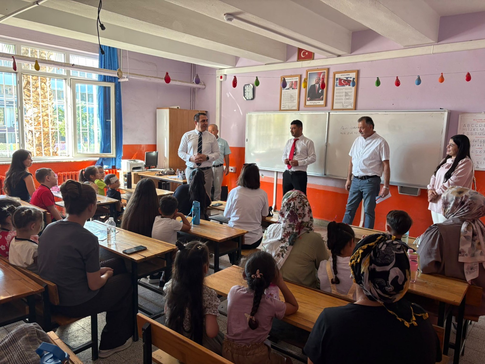 AYSO'DAN İHTİYAÇ SAHİBİ ÖĞRENCİLERE 500 OKUL ÇANTASI DESTEĞİ