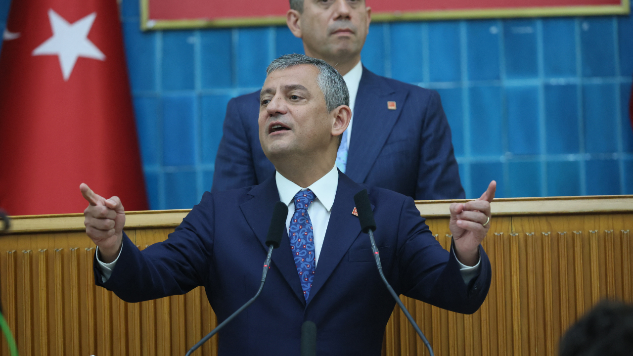 ozgur-ozelden-cerceve-yasa-oylamasina-ilk-yorum-bizim-evetlerden-en-cok-rahatsiz-olan-ak-parti-oldu-ffup