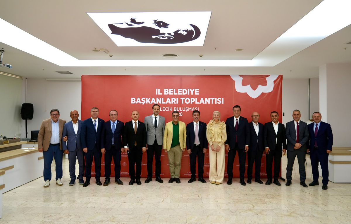 yeni-parti-il-belediye-baskanlari-ilk-toplant-20211514_amp